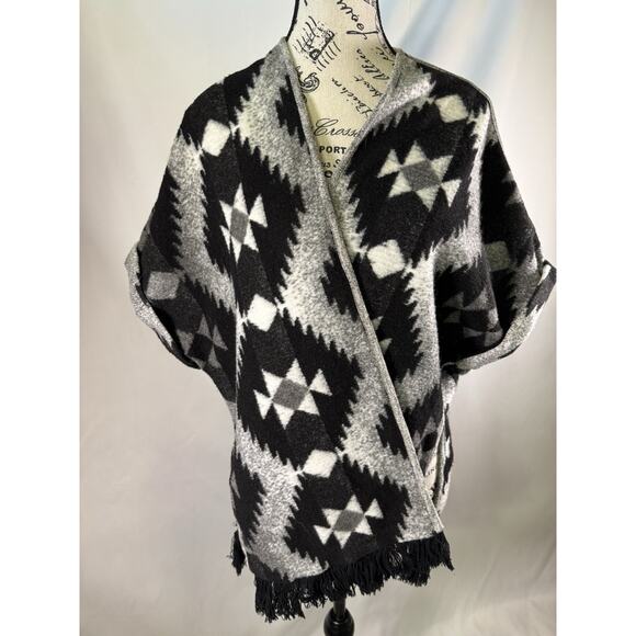 American Eagle Wrap Shawl Top Black Gray Western Aztec Rodeo Festival Med - Picture 1 of 7